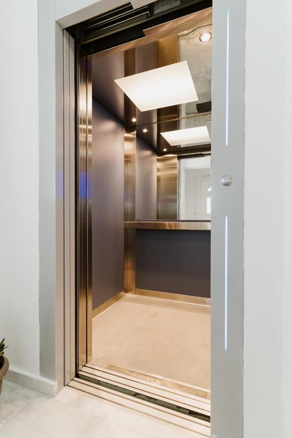 Blue And White Luxury Suites Nea Kallikrateia 외부 사진