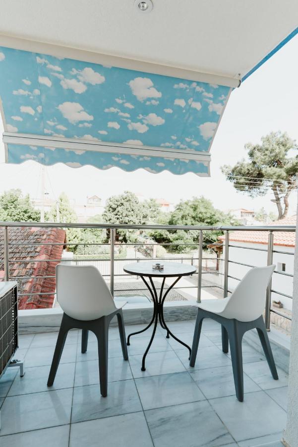 Blue And White Luxury Suites Nea Kallikrateia 외부 사진