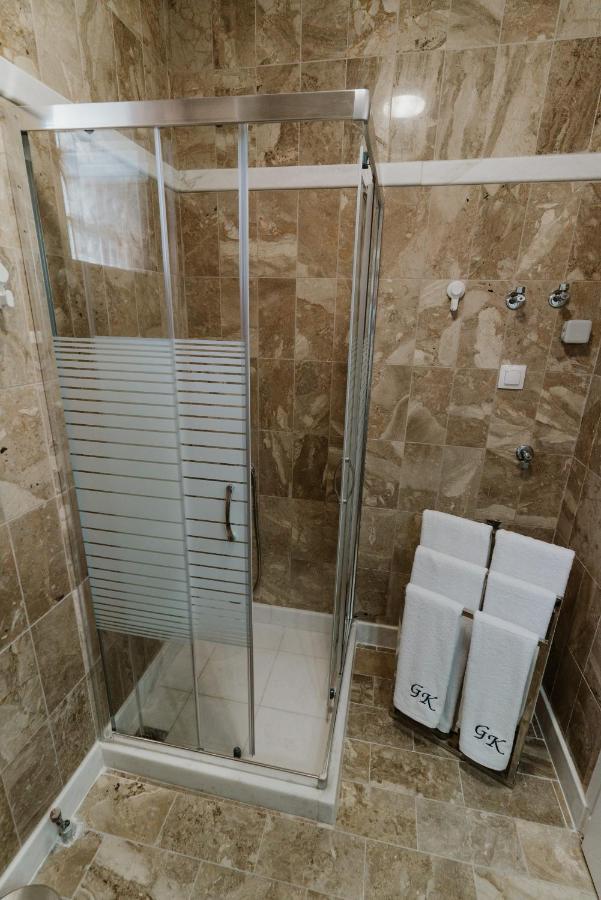 Blue And White Luxury Suites Nea Kallikrateia 외부 사진