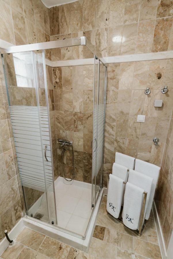 Blue And White Luxury Suites Nea Kallikrateia 외부 사진