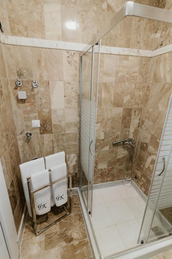 Blue And White Luxury Suites Nea Kallikrateia 외부 사진